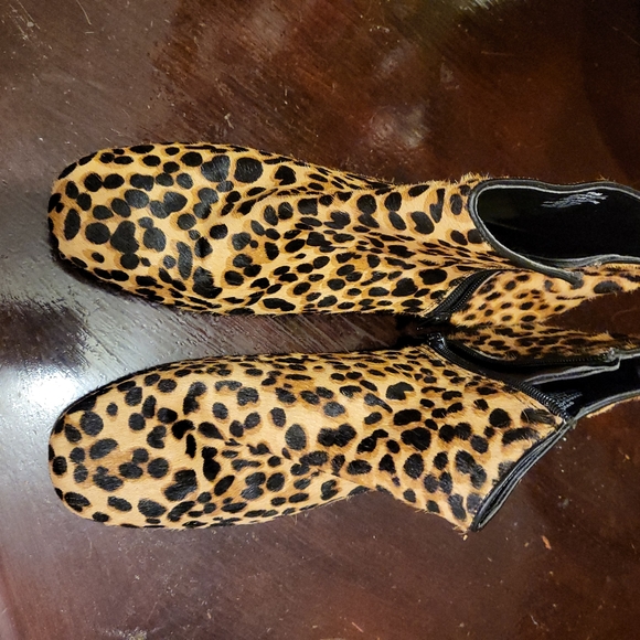 Nine west, animal print, real cow fur - Picture 1 of 3